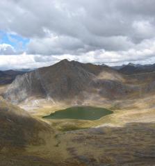 Sediment at the bottom of Laguna Pumacocha in the Peruvian Andes, shown here, provided a unique insight into rainfall in the area over the past 2000 years. Credit: University of Pittsburgh